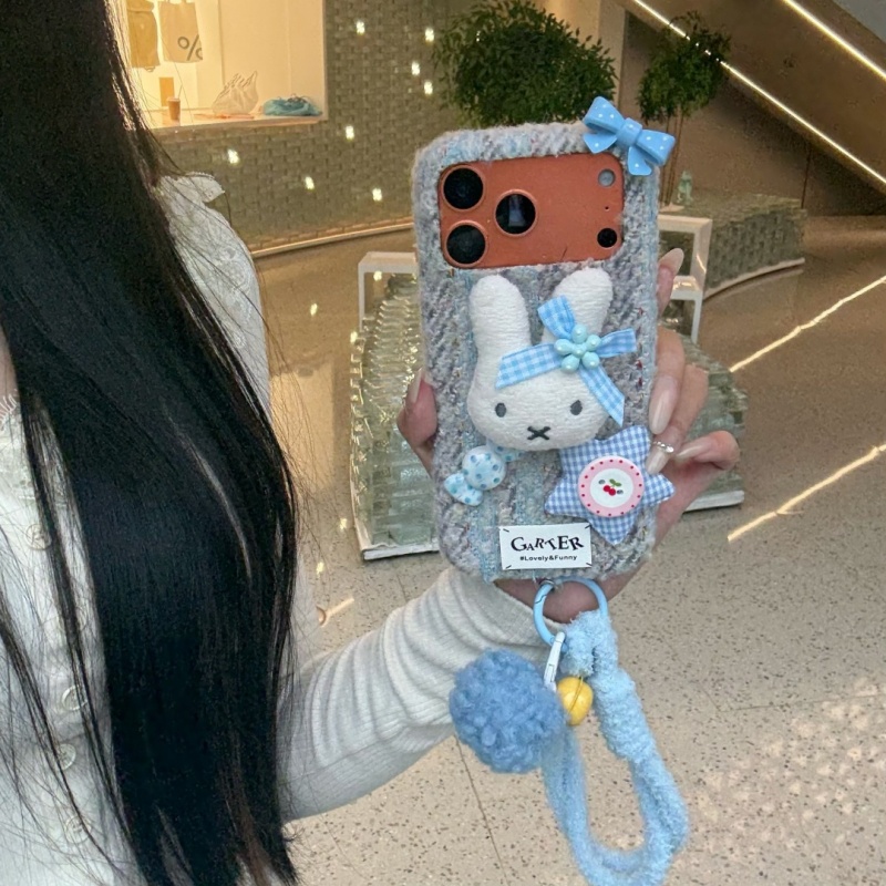  غطاء هاتف أنيق بتصميم دمية م - مراجعة Cute Cartoon Wrist Strap Silicone Case وسعره